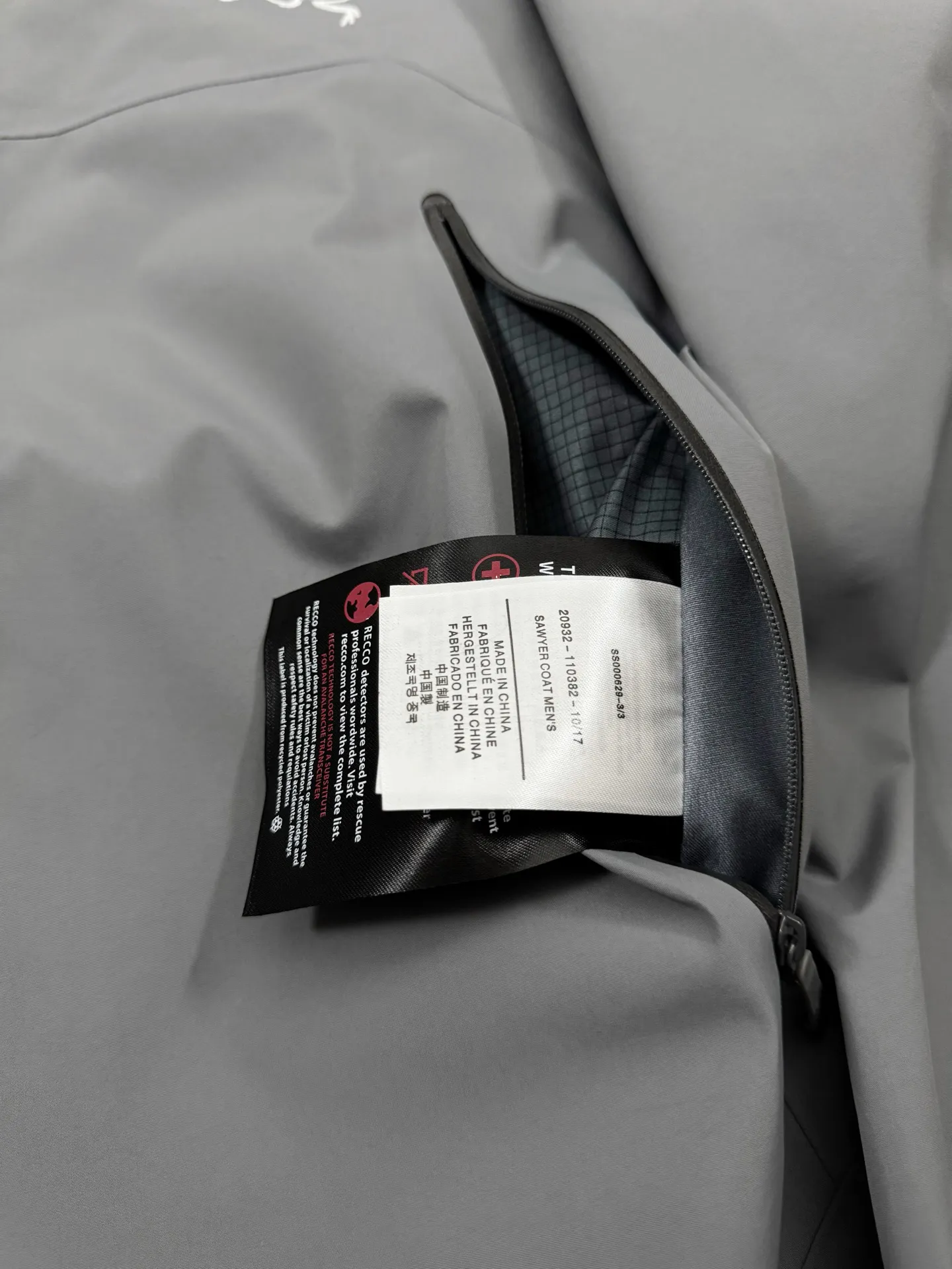 G 02 New Arrival Arcteryx Beta Series SL GORE-TEX Breathable 25SS New Arrival SL Lt ， Lt New Arrival ， ， ， Lt Yb 3D ， Tri-Durance ， Factory 📃 🔍 ， YKK ， ， ， 。 SL ， 。 bluesign@ N 13LGORE-TEX ， Wear-Resistant， 、 Breathable， 。 Storm Hood™ ， Water Tight™ ， ， ， 。 ，VISLON ， Velcro ， Zip-in， ARC TERYX BETA： 。 GORE-TEX： 、 、Breathable 。 ：Black Sizes：S-XXL ：112 116 120 124 128 ： 72 74 76 78 80 ：64.5 66 67.5 69 70.5 ：49.8 51 52.2 53.4 54.6